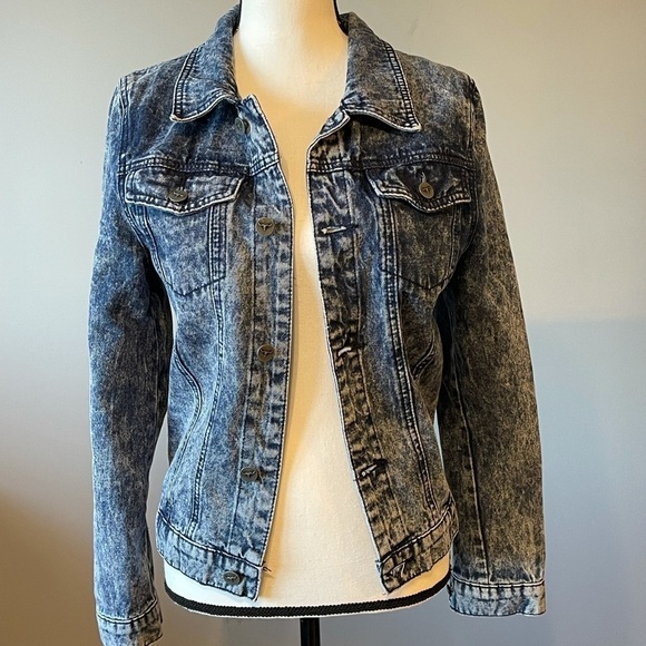 Liquor n Poker Jean jacket in a XSmall layer denim - Picture 1 of 10